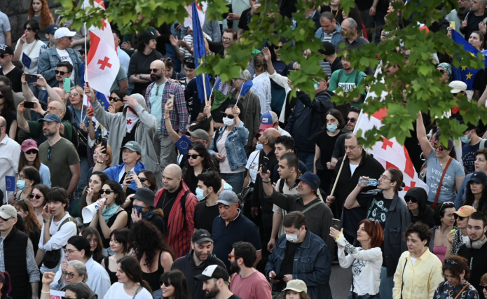 Top 10 US States With The Highest Women To Men Ratio